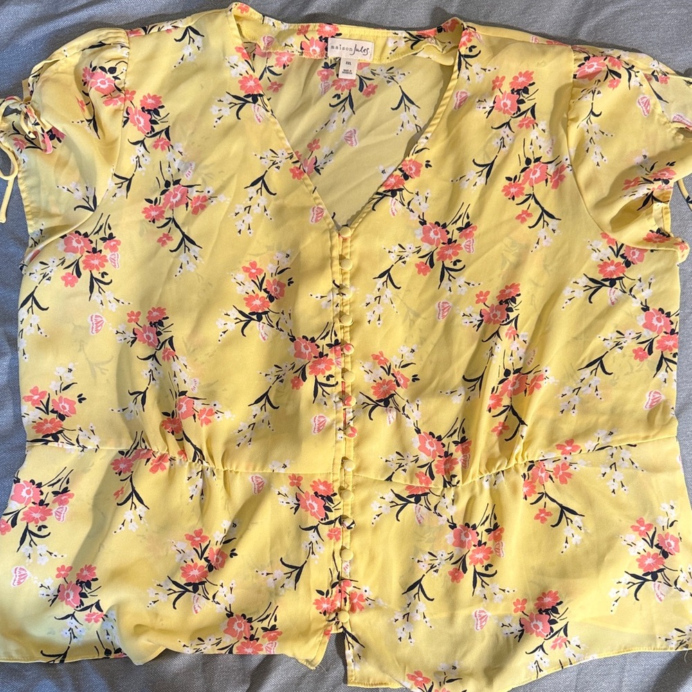 Madison Jules Yellow Floral Button-Front V-Neck Tie-Sleeve Blouse